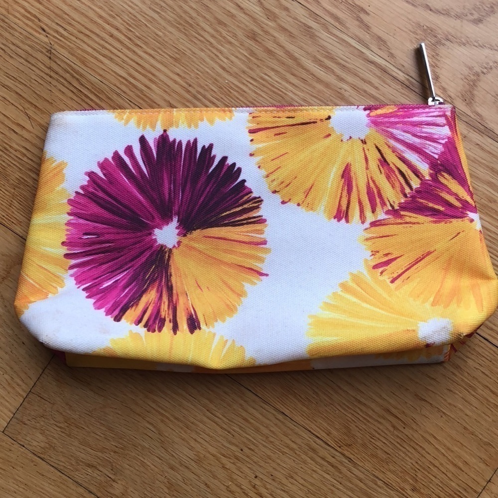 Clinique Lala DK Travel Pouch - Picture 5 of 11